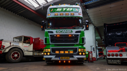 20250330-Tom-Holding-00346 20250330-Tom-Holding-00346